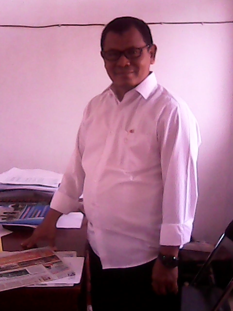 Drs Mansyur Kepsek SMA 1 Woha