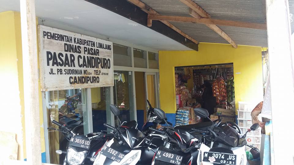 -  Kantor Pasar Candipuro yang berada dikecamatan Candipuro Kabupaten Lumajang diduga disewakan kepada pedagang pasar